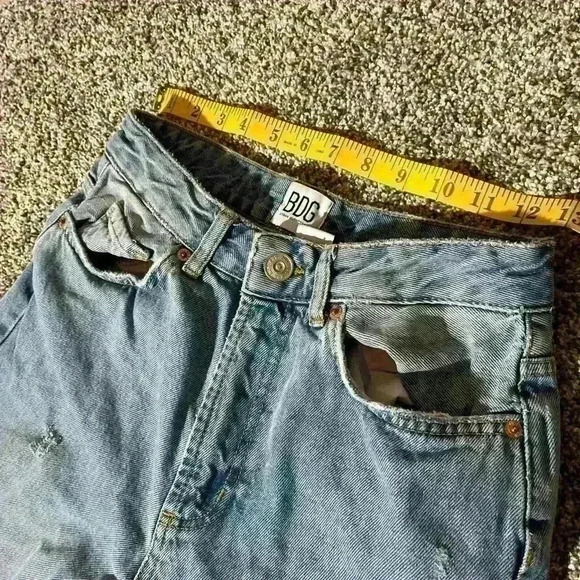 BDG Urban Outfitters Jeans Women’s 26 Light Wash Denim High Rise Raw Hem - Picture 5 of 10